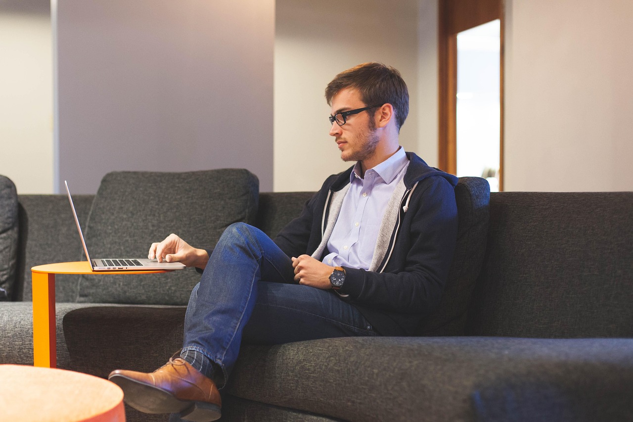 Develop and Update Website Content with Fox as a Part-Time Web Designer