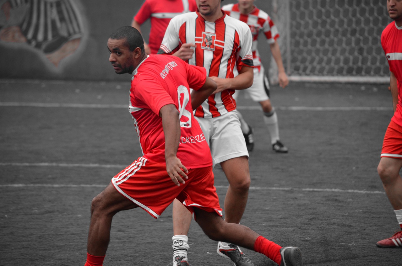 Follow Key Player Developments and Club News via Lagrada
